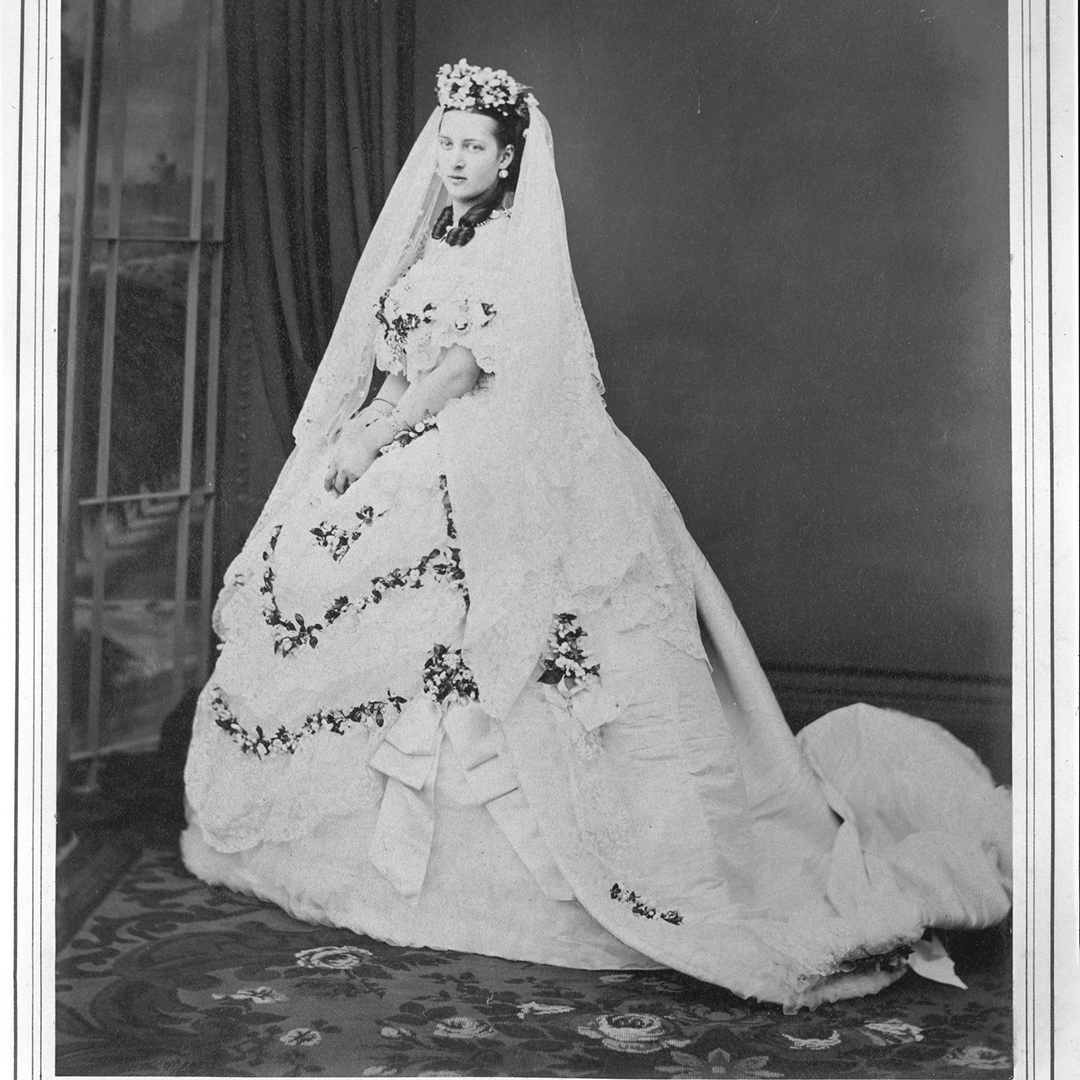 1863 Королева Александра