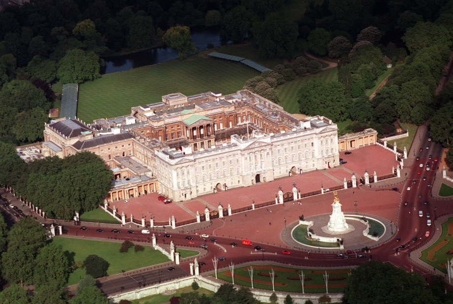 Royal Residences: Buckingham Palace | The Royal Family